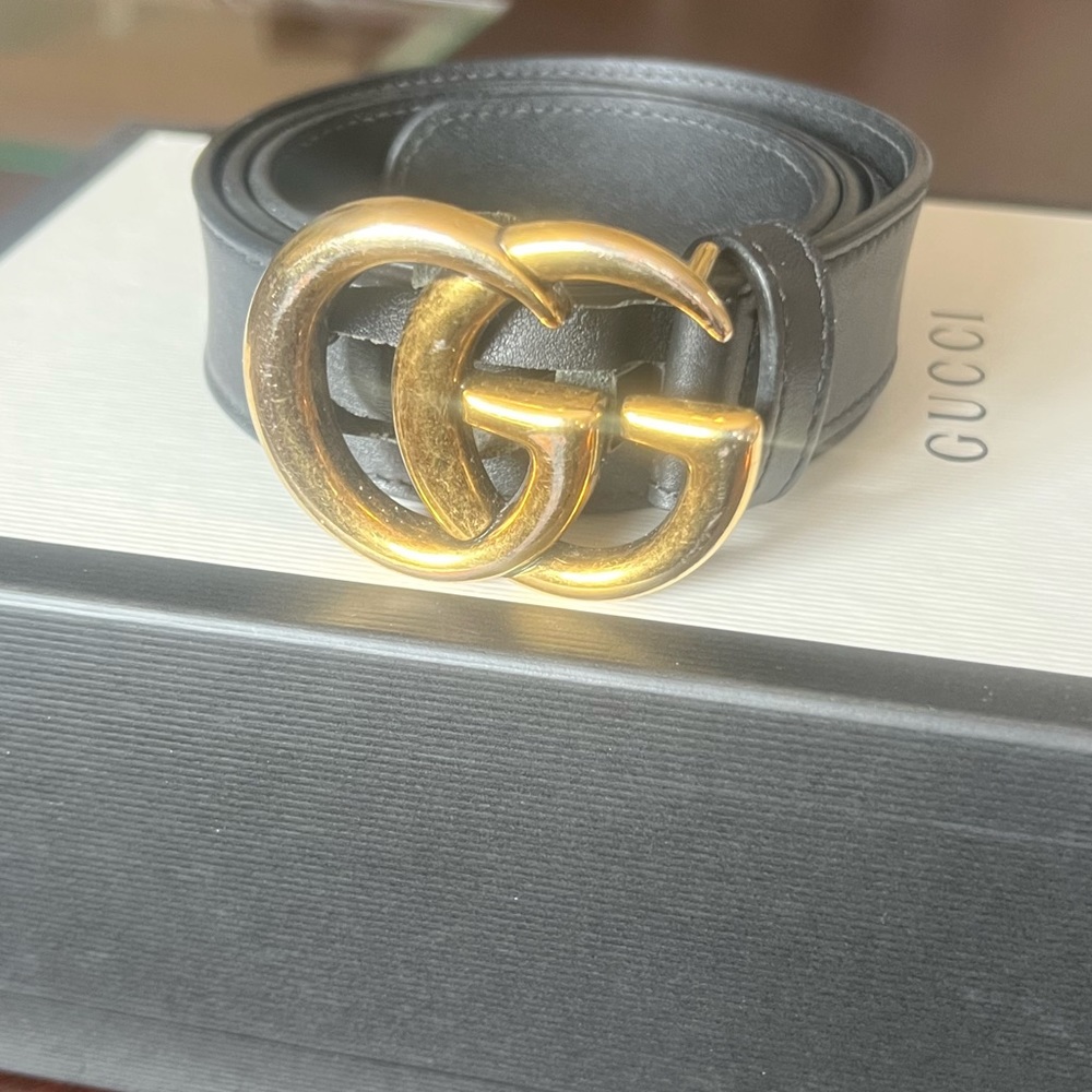 Gucci double g buckle belt